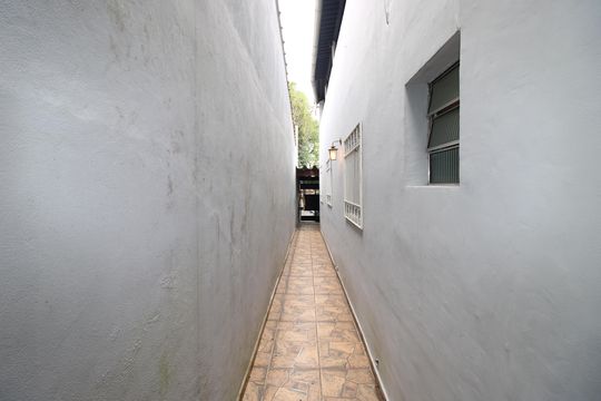 Corredor de casa para alugar com 2 quartos, 191m² em Vila Simone, São Paulo