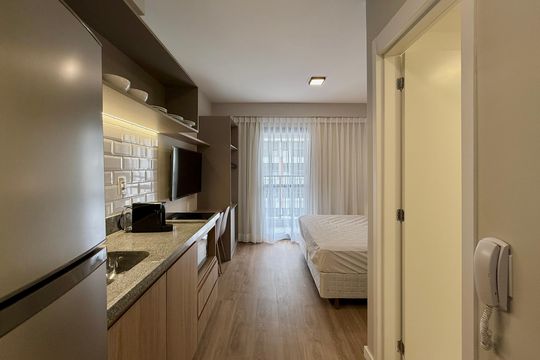 Cozinha de kitnet/studio para alugar com 1 quarto, 24m² em Vila Cordeiro, São Paulo