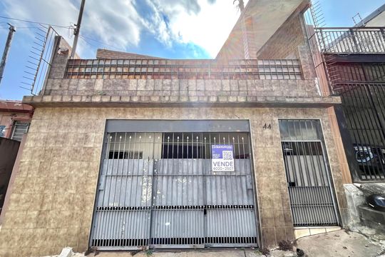 Fachada de casa à venda com 3 quartos, 200m² em Vila da Saúde, São Paulo