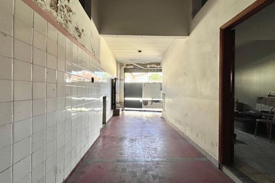 Garagem de casa à venda com 3 quartos, 200m² em Vila da Saúde, São Paulo