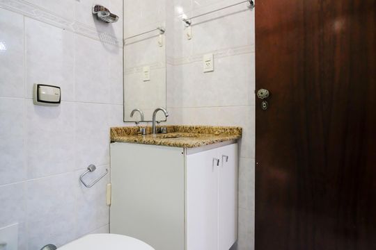 Banheiro de apartamento à venda com 2 quartos, 71m² em Santa Maria, São Caetano do Sul