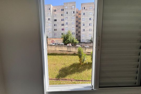 Vista do Quarto 2 de apartamento para alugar com 2 quartos, 53m² em Jardim Helena, Cotia