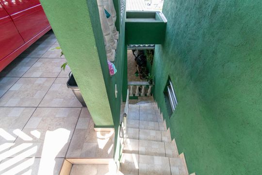 Escada Externa de casa à venda com 2 quartos, 65m² em Americanópolis, São Paulo