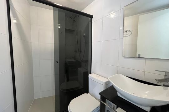 Banheiro social de apartamento para alugar com 2 quartos, 90m² em Barra da Tijuca, Rio de Janeiro
