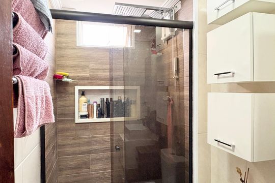Banheiro de apartamento à venda com 2 quartos, 47m² em Brasilândia, São Paulo