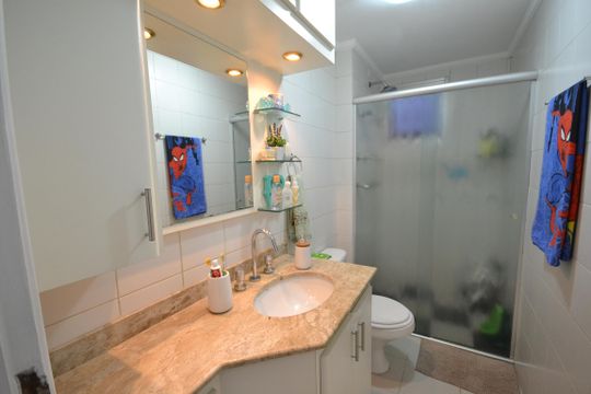 Banheiro Social de casa de condomínio à venda com 3 quartos, 141m² em Rio Pequeno, São Paulo