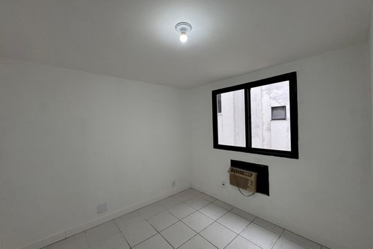 Quarto 1 de apartamento à venda com 2 quartos, 130m² em Recreio dos Bandeirantes, Rio de Janeiro