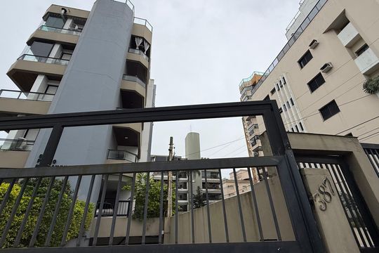 Fachada de apartamento para alugar com 1 quarto, 65m² em Loteamento Joao Batista Juliao, Guarujá