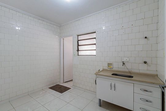 Cozinha de apartamento para alugar com 2 quartos, 60m² em Sumarezinho, São Paulo