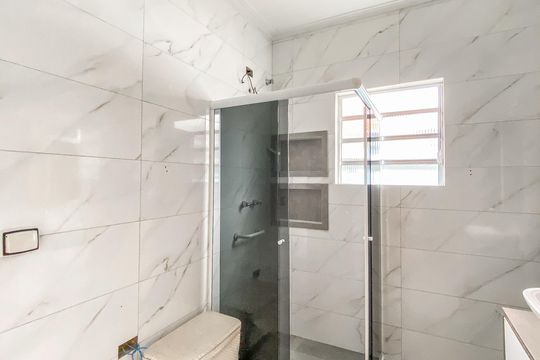 Banheiro  de casa à venda com 2 quartos, 120m² em Engenheiro Goulart, São Paulo