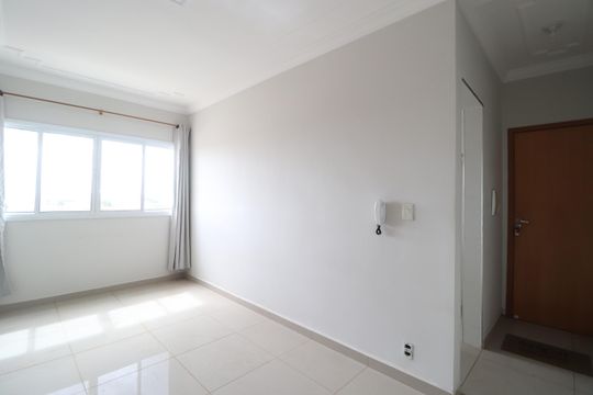 Sala de apartamento para alugar com 2 quartos, 55m² em Santa Mônica, Uberlândia