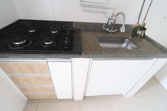 Cozinha de apartamento para alugar com 2 quartos, 55m² em Santa Mônica, Uberlândia