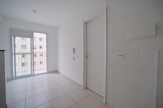 Cozinha de apartamento para alugar com 1 quarto, 40m² em Vila Penteado, São Paulo