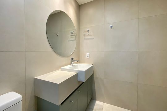 Banheiro da Suíte de kitnet/studio para alugar com 1 quarto, 45m² em Lourdes, Belo Horizonte