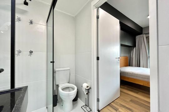 Banheiro de kitnet/studio para alugar com 1 quarto, 40m² em Vila Clementino, São Paulo