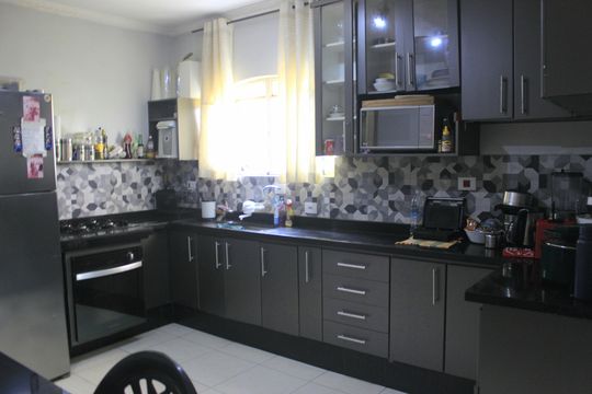 Cozinha  de casa à venda com 4 quartos, 196m² em Jardim Presidente Dutra, Guarulhos