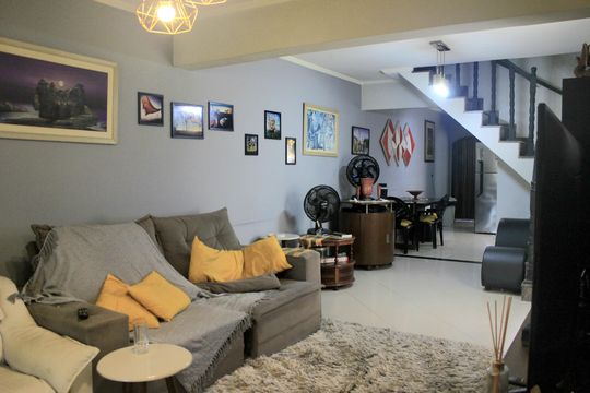 Casa à venda com 4 quartos, 196m² em Jardim Presidente Dutra, Guarulhos