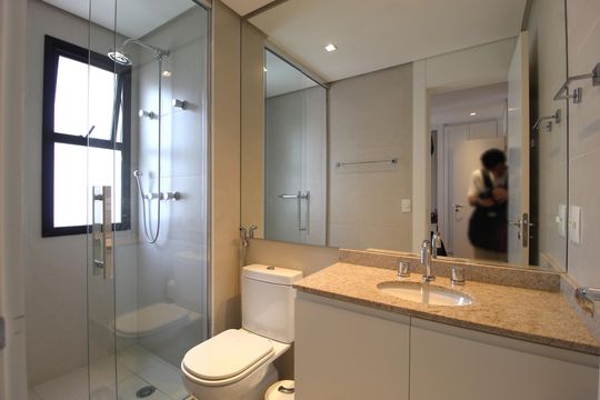 Banheiro da Suíte 1 de apartamento à venda com 3 quartos, 184m² em Moema, São Paulo