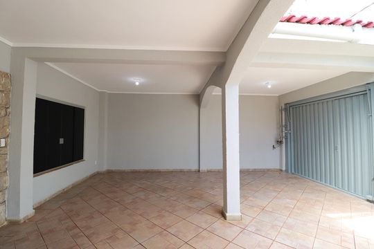 Quintal  de casa para alugar com 4 quartos, 200m² em Jardim Sao Jose, Ribeirão Preto