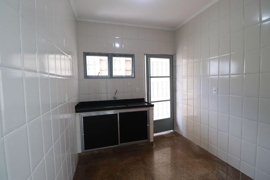 Cozinha  de casa para alugar com 4 quartos, 200m² em Jardim Sao Jose, Ribeirão Preto