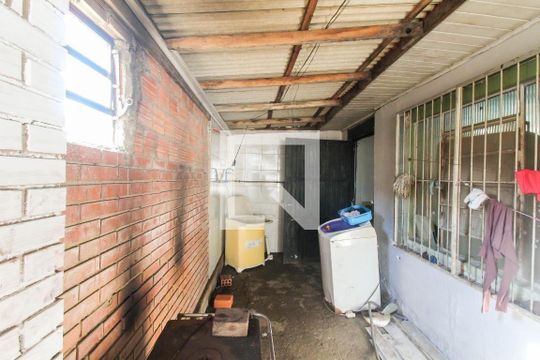 Casa à venda com 2 quartos, 273m² em Rio Branco, Canoas