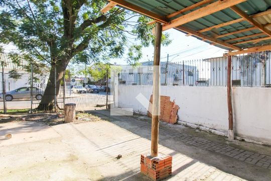 Casa à venda com 2 quartos, 273m² em Rio Branco, Canoas