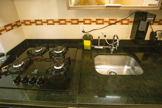 Cozinha de apartamento à venda com 2 quartos, 44m² em Canhema, Diadema