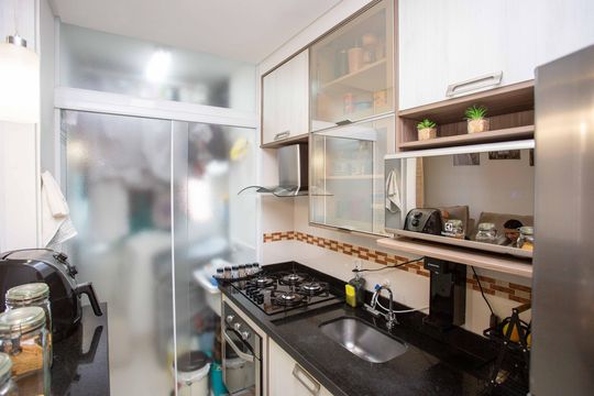Cozinha de apartamento à venda com 2 quartos, 44m² em Canhema, Diadema