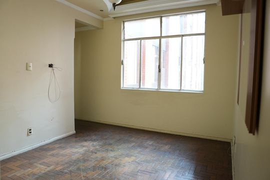 Sala de apartamento à venda com 2 quartos, 74m² em Centro, Belo Horizonte