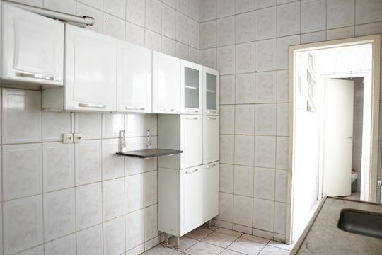 Cozinha de apartamento à venda com 2 quartos, 74m² em Centro, Belo Horizonte
