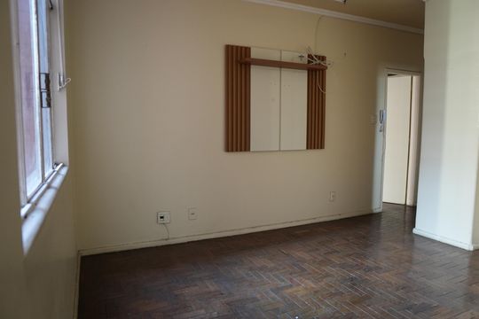 Apartamento à venda com 2 quartos, 74m² em Centro, Belo Horizonte