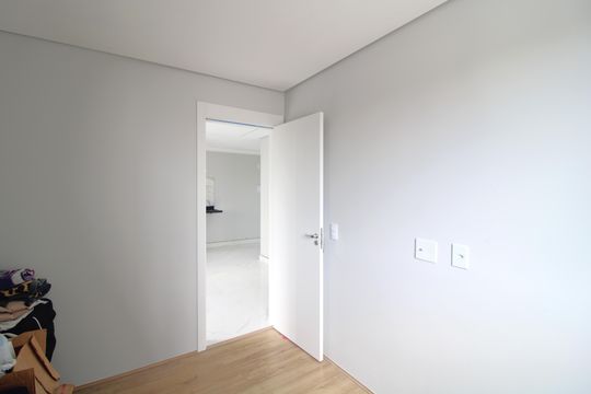 Quarto 2 de apartamento para alugar com 2 quartos, 43m² em Vila Isa, São Paulo