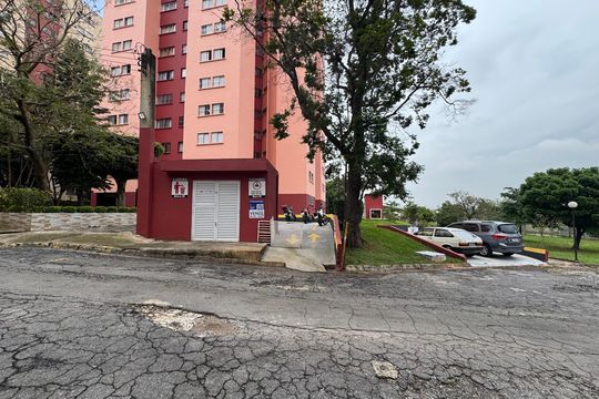 Fachada com PLACA GRANDE de apartamento à venda com 2 quartos, 55m² em Bandeiras, Osasco