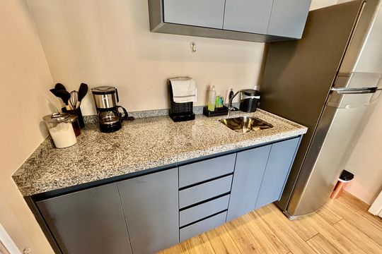 Cozinha  de apartamento para alugar com 1 quarto, 34m² em Cerqueira César, São Paulo