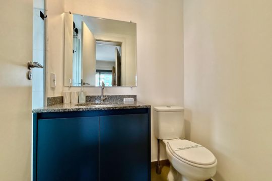 Banheiro  de apartamento para alugar com 1 quarto, 34m² em Cerqueira César, São Paulo
