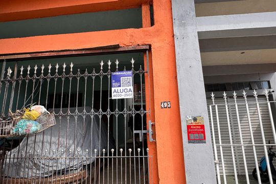 Fachada de casa para alugar com 2 quartos, 55m² em Jardim do Engenho, Cotia
