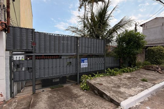 Fachada de casa à venda com 4 quartos, 132m² em Cidade São Miguel, São Paulo