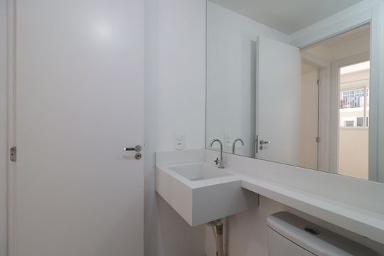 Banheiro de apartamento para alugar com 2 quartos, 37m² em Jurubatuba, São Paulo