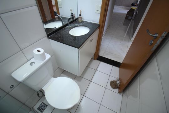 Banheiro 1 de apartamento à venda com 3 quartos, 207m² em Riacho das Pedras, Contagem