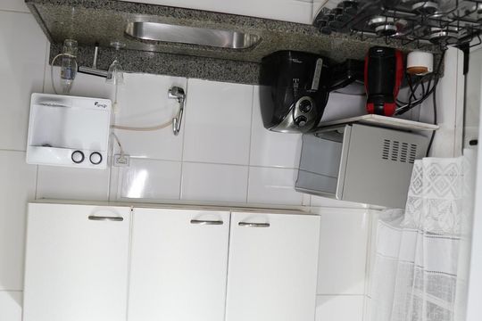 Cozinha de apartamento à venda com 3 quartos, 75m² em Estoril, Belo Horizonte