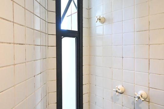 Banheiro de apartamento à venda com 1 quarto, 50m² em Paraíso do Morumbi, São Paulo