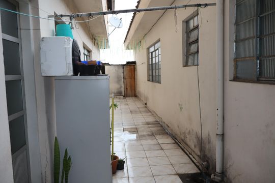 Área externa de casa para alugar com 2 quartos, 75m² em Vila Ivg, São Paulo