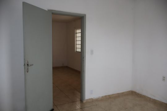 Quarto 1 de casa para alugar com 2 quartos, 75m² em Vila Ivg, São Paulo