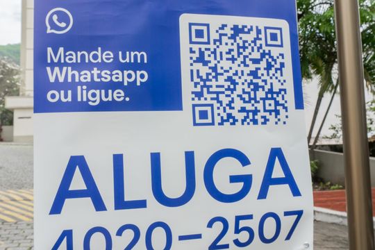 Placa Grande instalada SFNI-17 de apartamento para alugar com 2 quartos, 68m² em Rocha, Rio de Janeiro