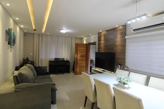 Sala de casa à venda com 4 quartos, 140m² em Engenheiro Goulart, São Paulo