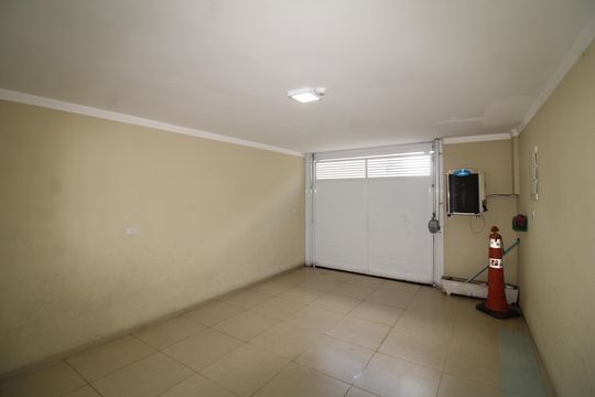Garagem de casa à venda com 4 quartos, 153m² em Vila Ester (zona Norte), São Paulo