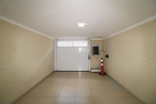 Garagem de casa à venda com 4 quartos, 153m² em Vila Ester (zona Norte), São Paulo