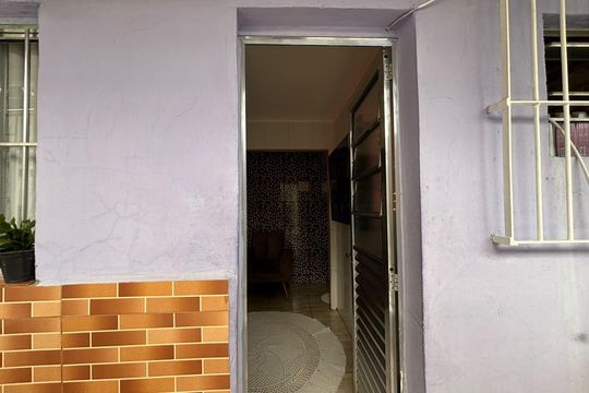 Entrada de casa para alugar com 2 quartos, 80m² em Jardim Nomura, Cotia