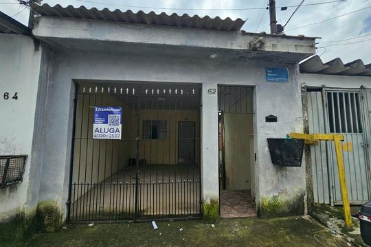 Fachada de casa para alugar com 1 quarto, 125m² em Jardim Nicea, Itaquaquecetuba