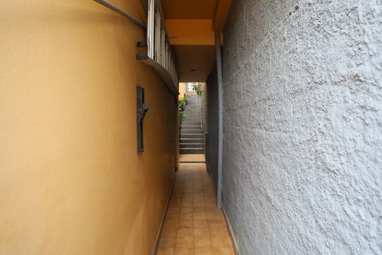 Área externa de casa à venda com 4 quartos, 232m² em Quitaúna, Osasco